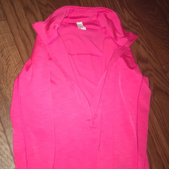 Under Armour Pullover - Picture 4 of 4